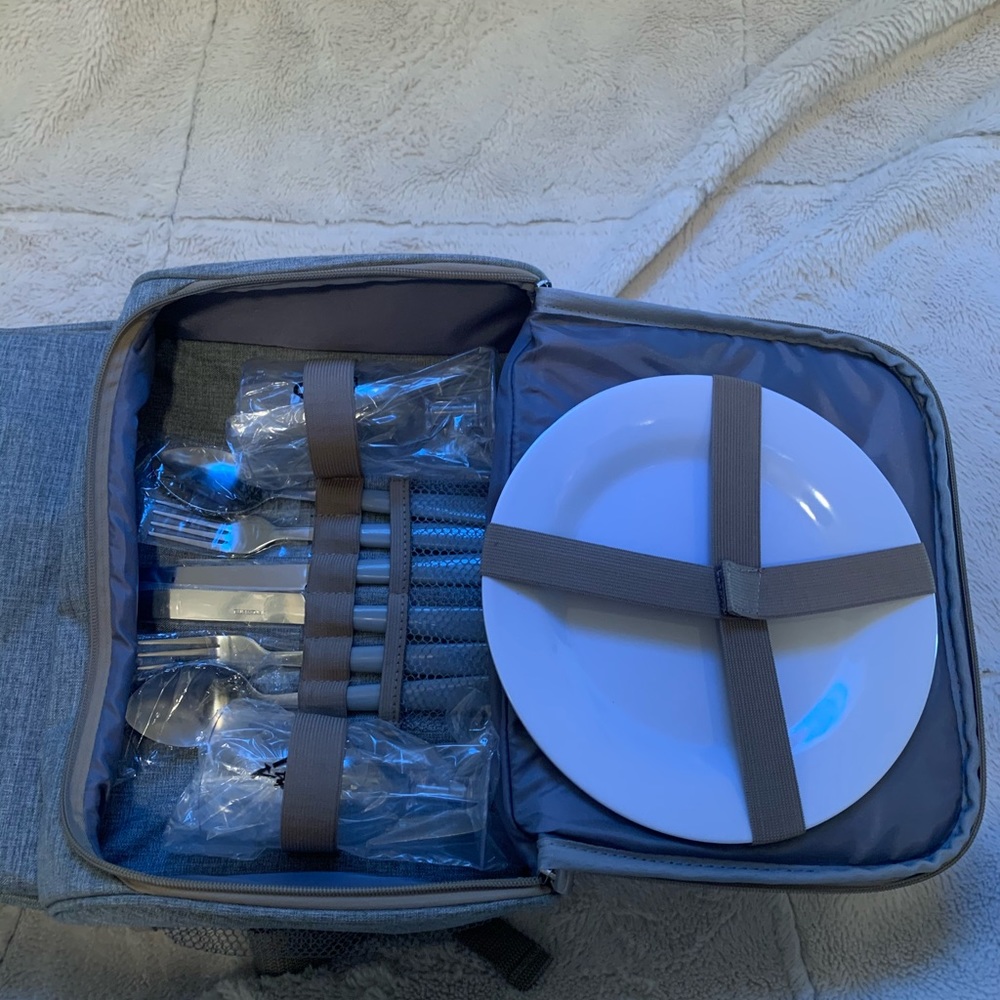 Brand New ✨ picnic backpack - Picture 6 of 6